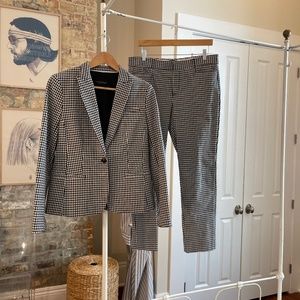 Houndstooth print suit